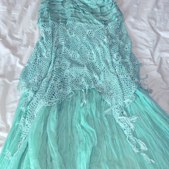 Dresses & Skirts - Ladies skirt. Size medium.